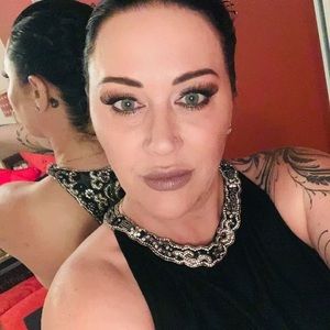 Meet your Posher, Claire